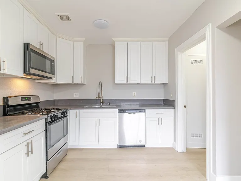 7137 Greeley St #7 — Photo 7