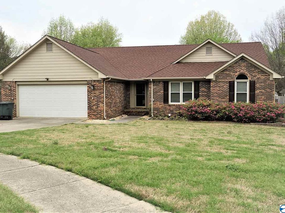 1st image of 15002 Meadow Park Cir SE