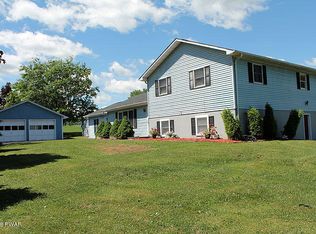 47 Elizabeth Rd, Beach Lake, PA 18405