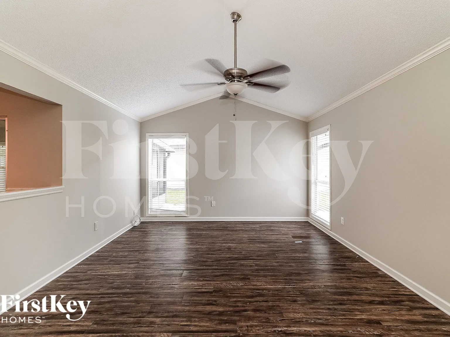 3 bed, 2.0 bath, 1640 sqft, $2,670 — Photo 3
