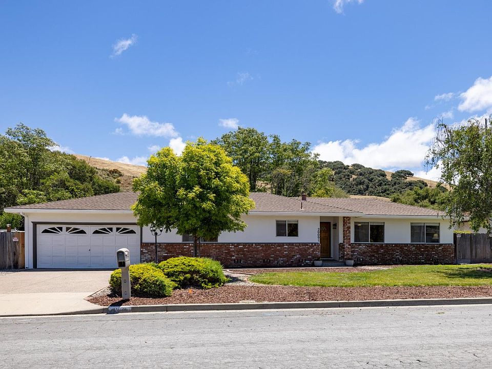 1st image of 20091 Portola Dr