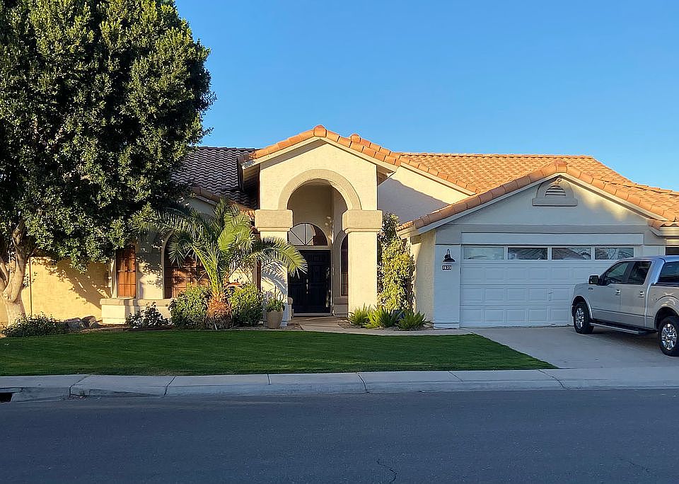 1st image of 1635 W Honeysuckle Ln