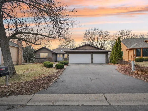 11884 Evergreen Cir NW, Coon Rapids, MN 55448