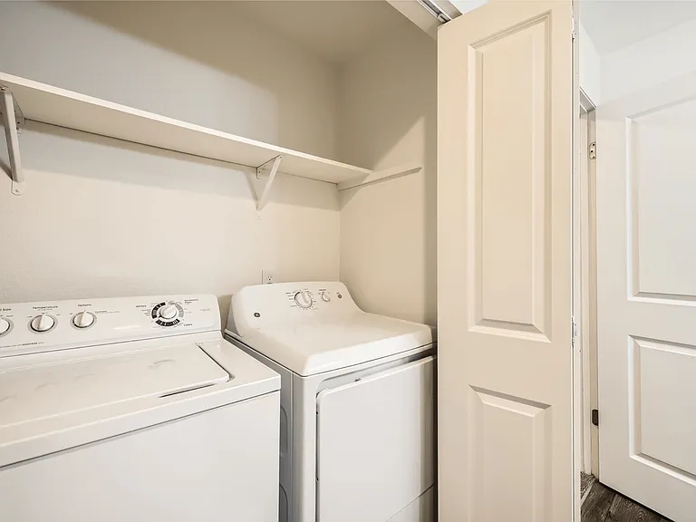 Brookhaven Apartments — Photo 11