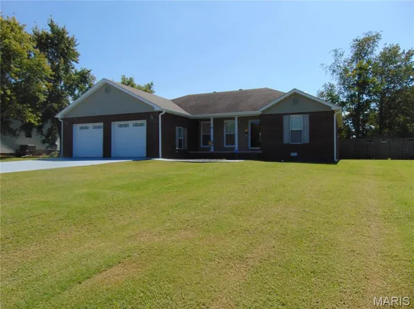 12 Summerfield Est, Doniphan, MO 63935