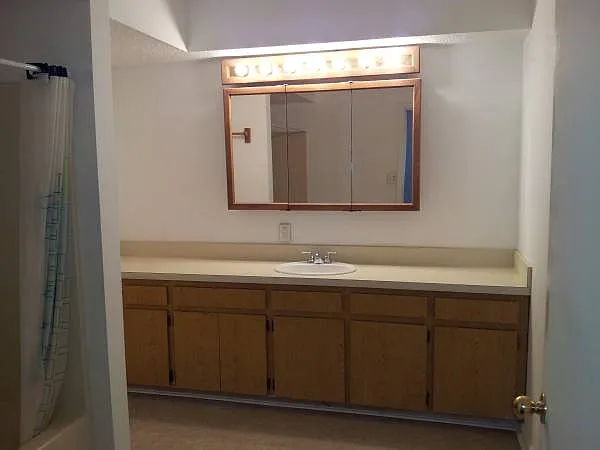 24 Sebastian Ave — Photo 11