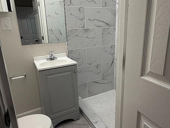 5th image of 2800 Woodbrook Ave