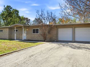 1032 S Mesquite Avenue, New Braunfels, TX 78130