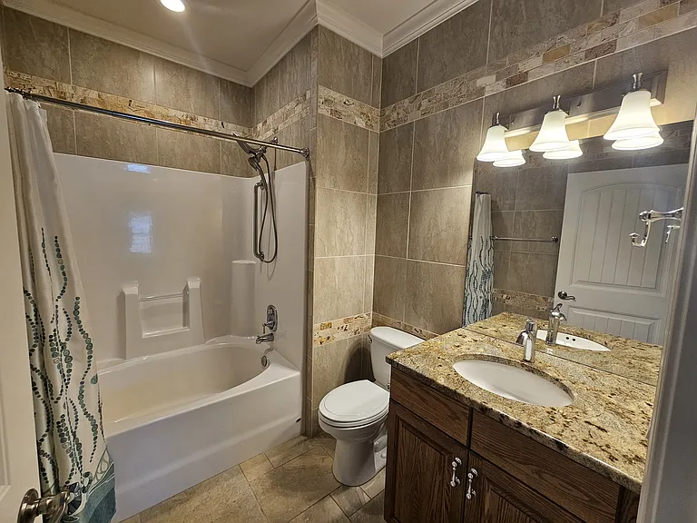 621 Hadley Ct — Photo 9