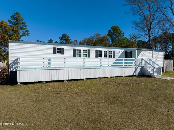 313 Old Folkstone Road, Holly Ridge, NC 28445