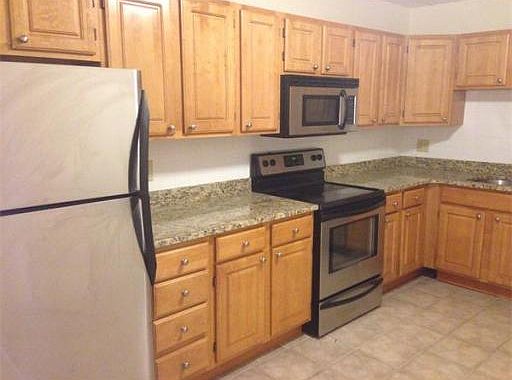 5th image of 32 Whites Ave #F7707