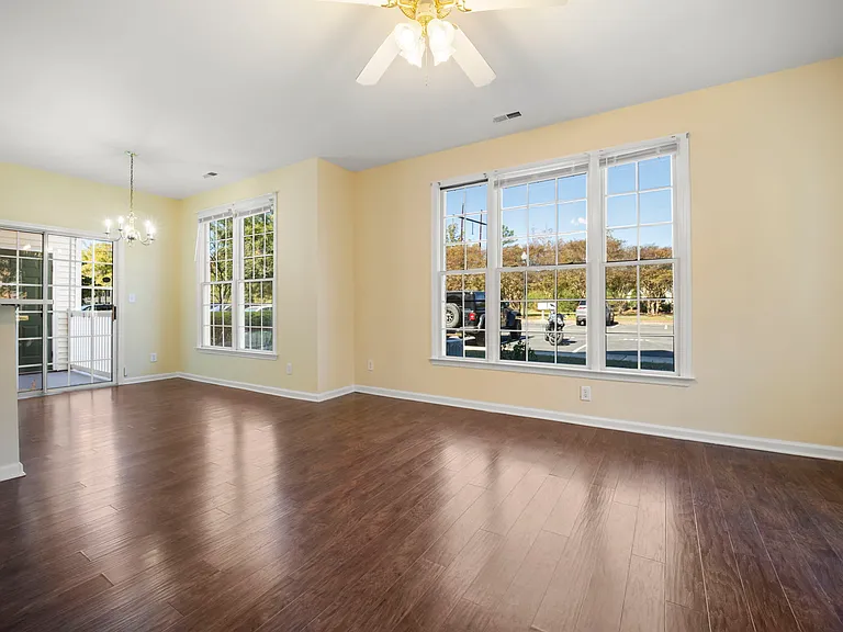 1511 Kudrow Ln — Photo 9
