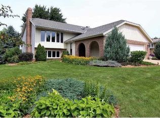 10529 Maryland Cir S, Minneapolis, MN 55438