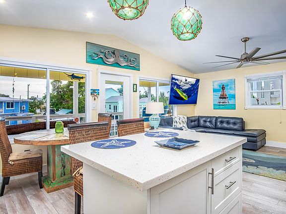 4th image of 1021 Caribbean Dr E