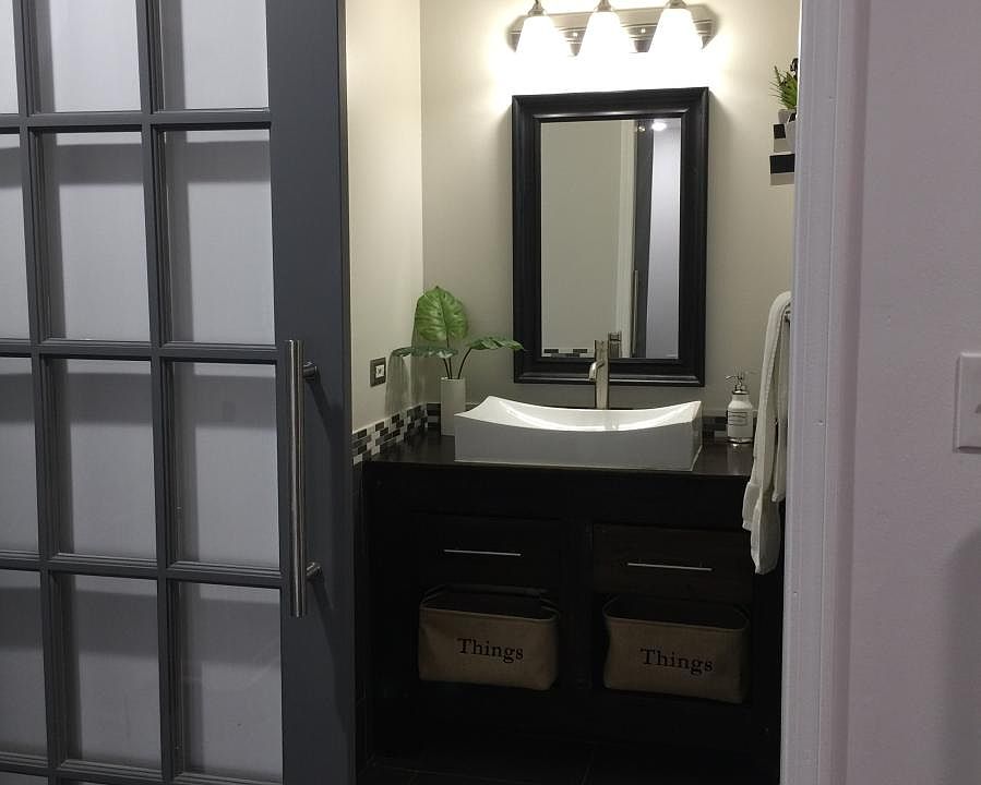 1st image of 821 Knottingham Dr APT 1B