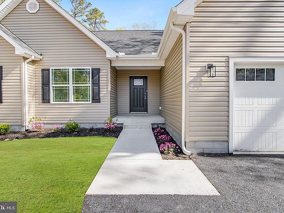 2nd image of 25767 Deauville Pl