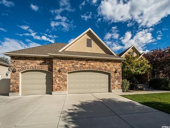 3rd image of 3062 W Uinta Pines Cir