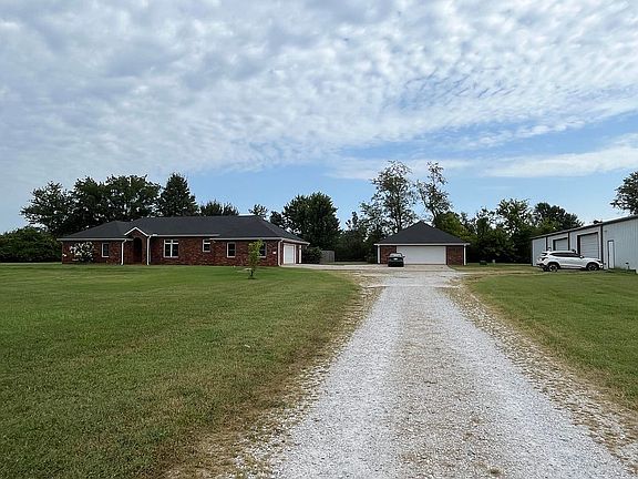 2nd image of 2111 W Perry Rd
