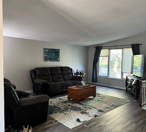 3rd image of 209 Northridge Hills Ct