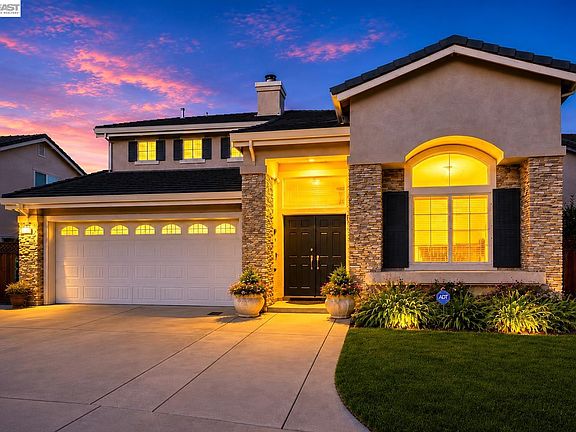 2nd image of 15100 Shining Star Ln