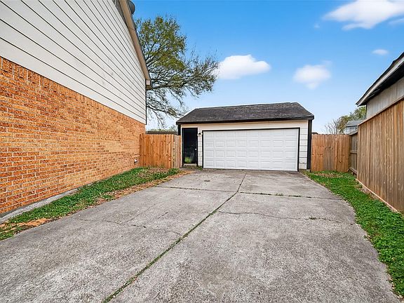 2nd image of 16006 El Toro Ct