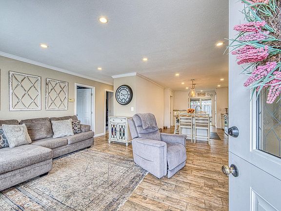2nd image of 10941 Axtell St
