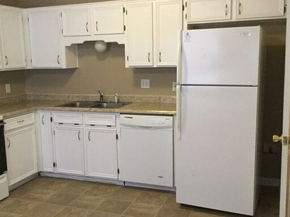 4th image of 3103 Courtney Ln APT D