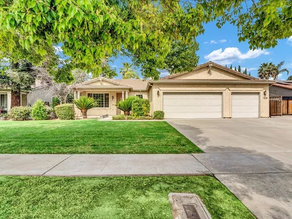 1678 Trebbiano St, Tulare, CA 93274