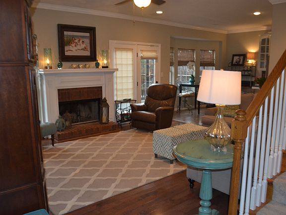 3rd image of 1518 Clover Ave