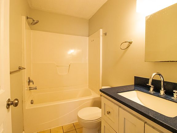 5th image of 509 Woodward Ave #509
