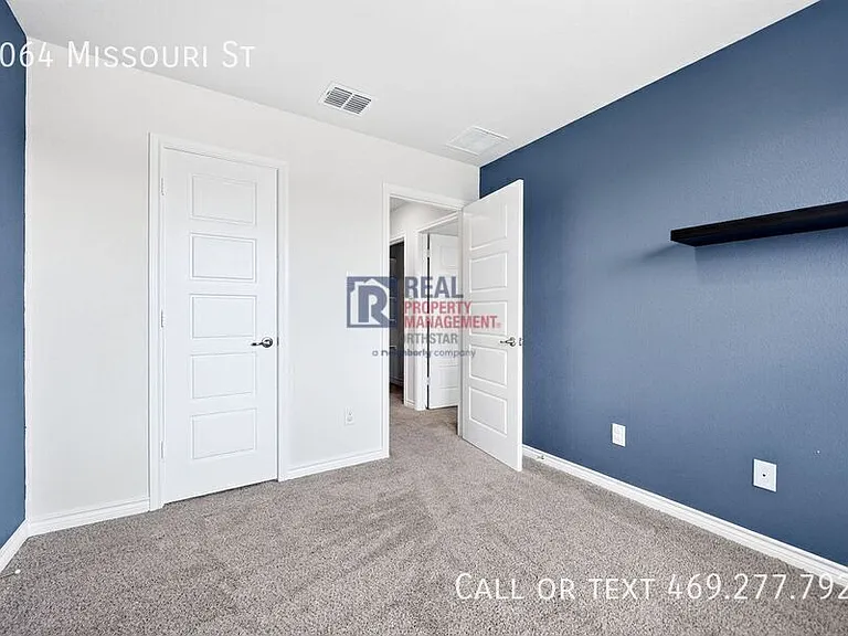 2064 Missouri St — Photo 19