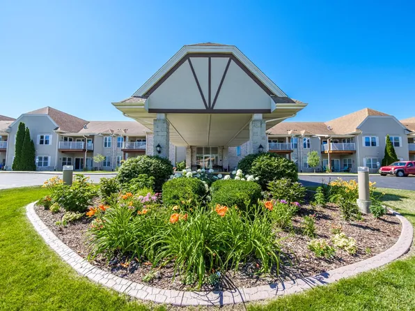N113W16241 Sylvan CIRCLE #104, Germantown, WI 53022