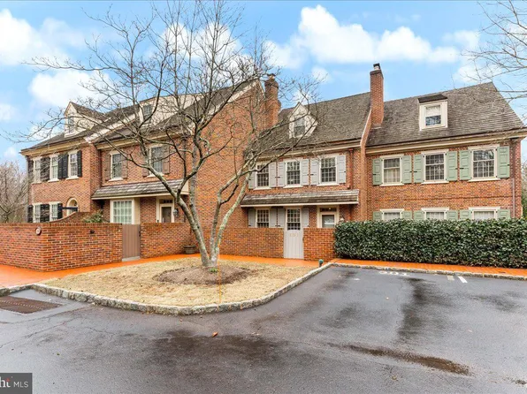 301 Willowmere Ln, Ambler, PA 19002