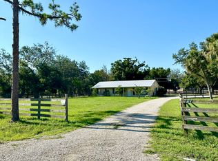 737 Morningside Dr, Englewood, FL 34223