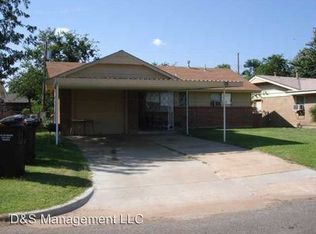 923 SW 2nd St, Moore, OK 73160