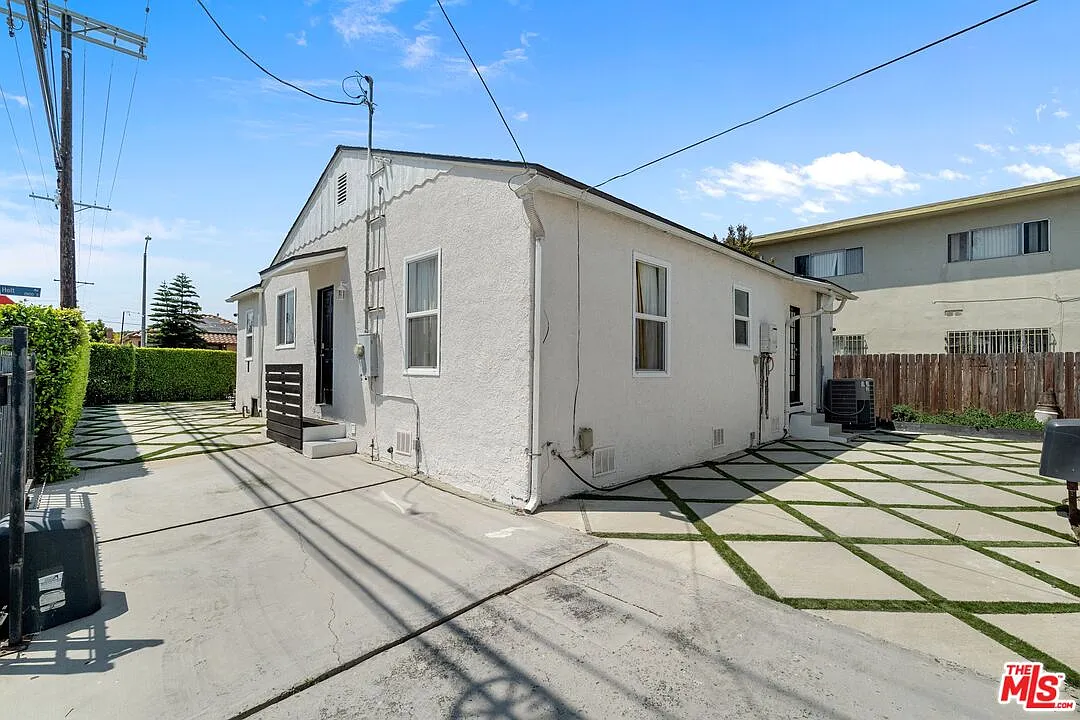 3 bed, 2.0 bath, 1160 sqft, $4,800 — Photo 4