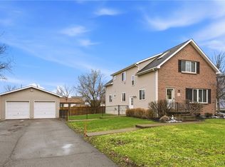 4986 City View Ave, Hamburg, NY 14219