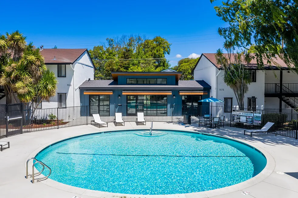 The Valley Apartments — Photo 1