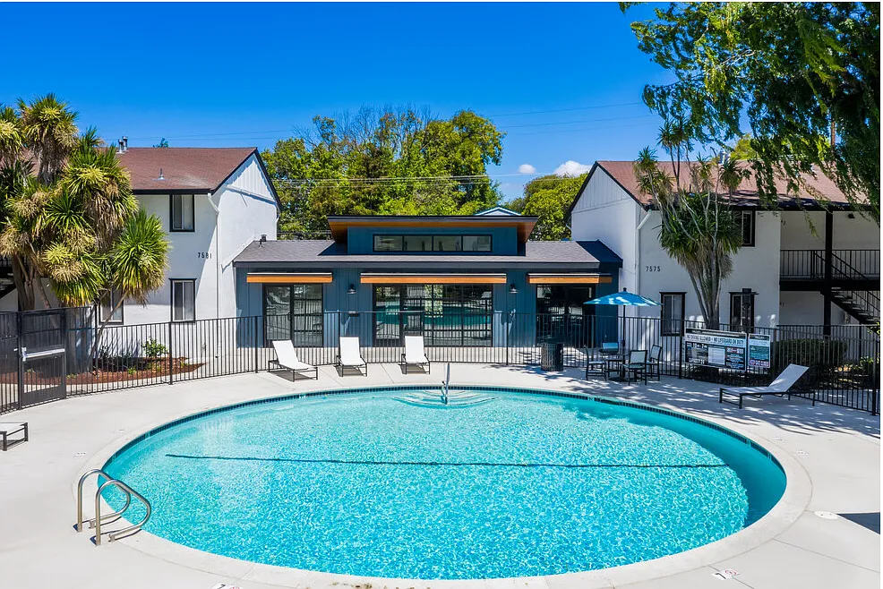 Building Photo - The Valley Apartments