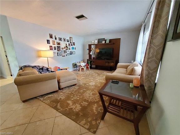 3rd image of 1921 Viscaya Pkwy