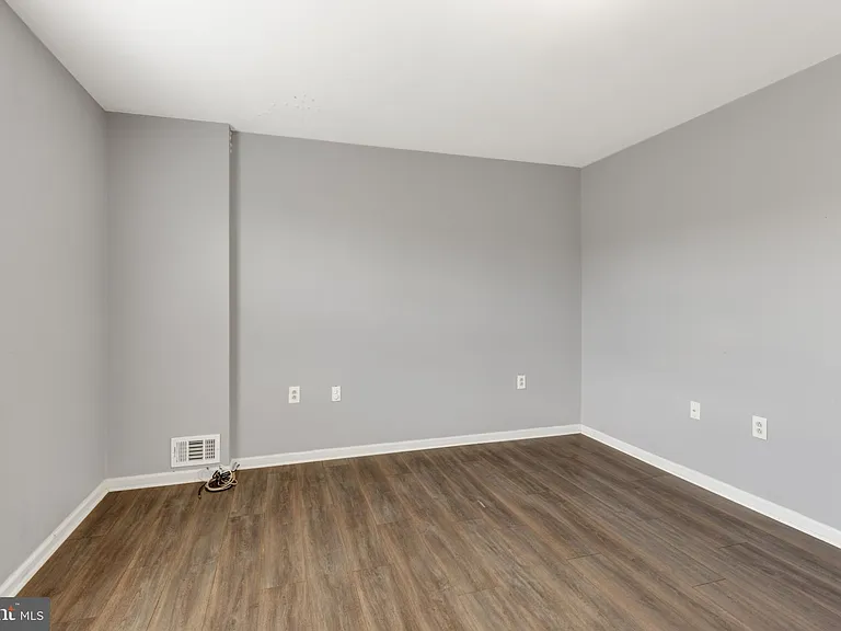 1719 Ridge Ave — Photo 28
