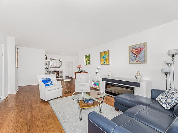 4th image of 3777 Independence Ave APT 14M