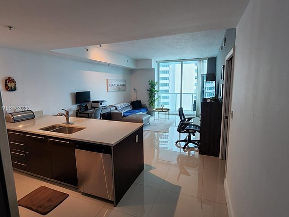 5th image of 1900 N Bayshore Dr APT 2409