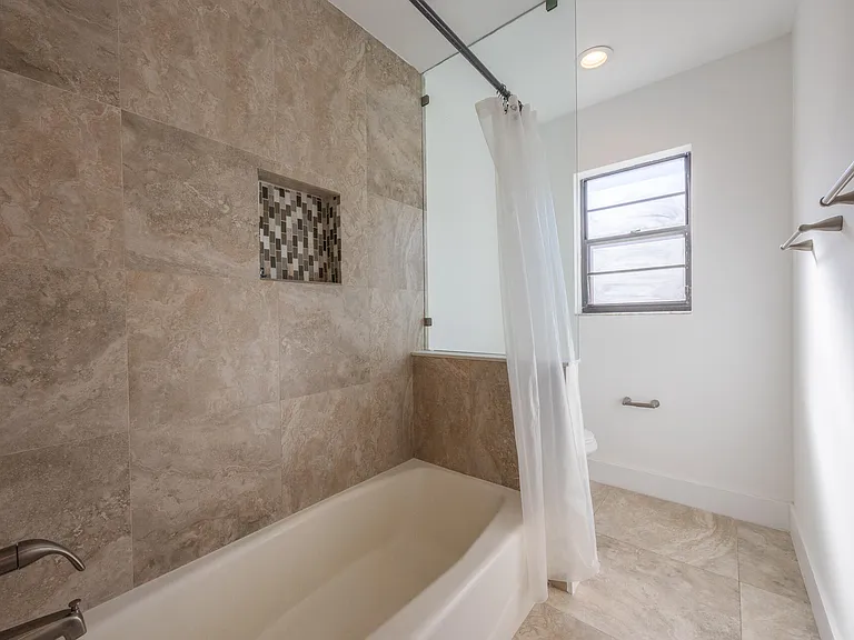 22352 Martella Ave — Photo 11