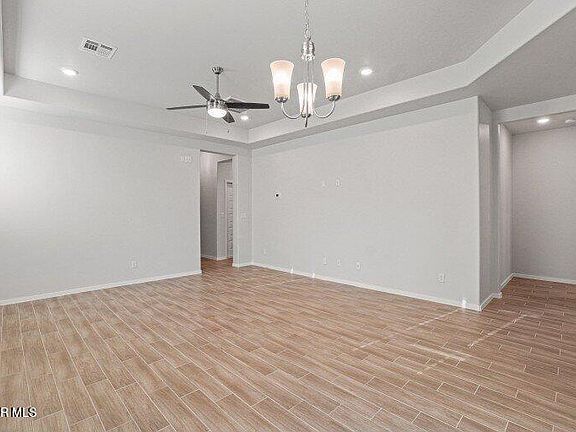 3rd image of 269 Huntstanton St