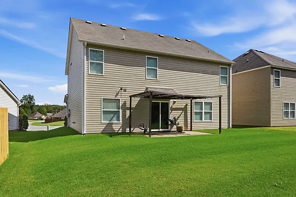4599 Woodford Cir — Photo 16