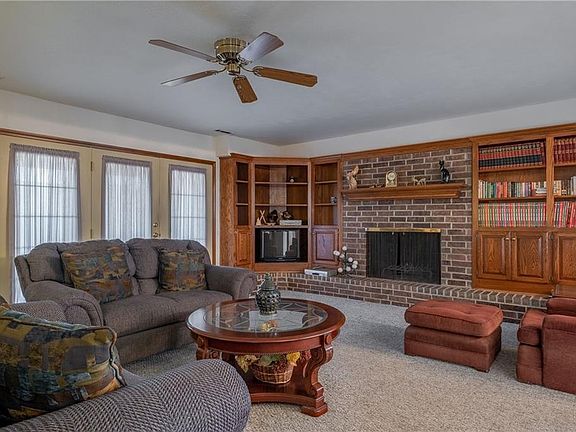 2nd image of 108 Kimberling Dr