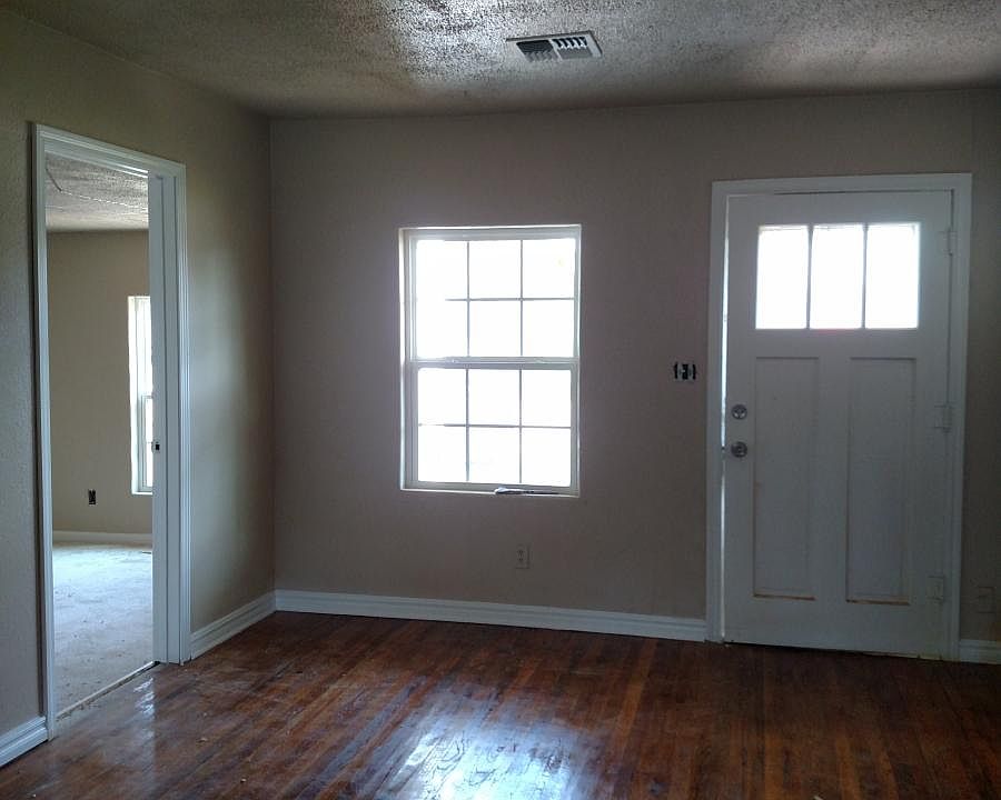 2nd image of 2804 NW 19th St