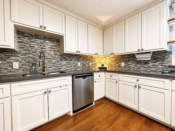 2nd image of 4718 Meadow Park Dr