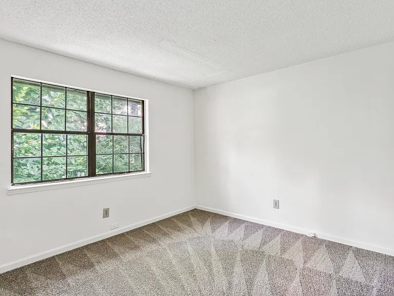 1281 Creekside Ct SE — Photo 15